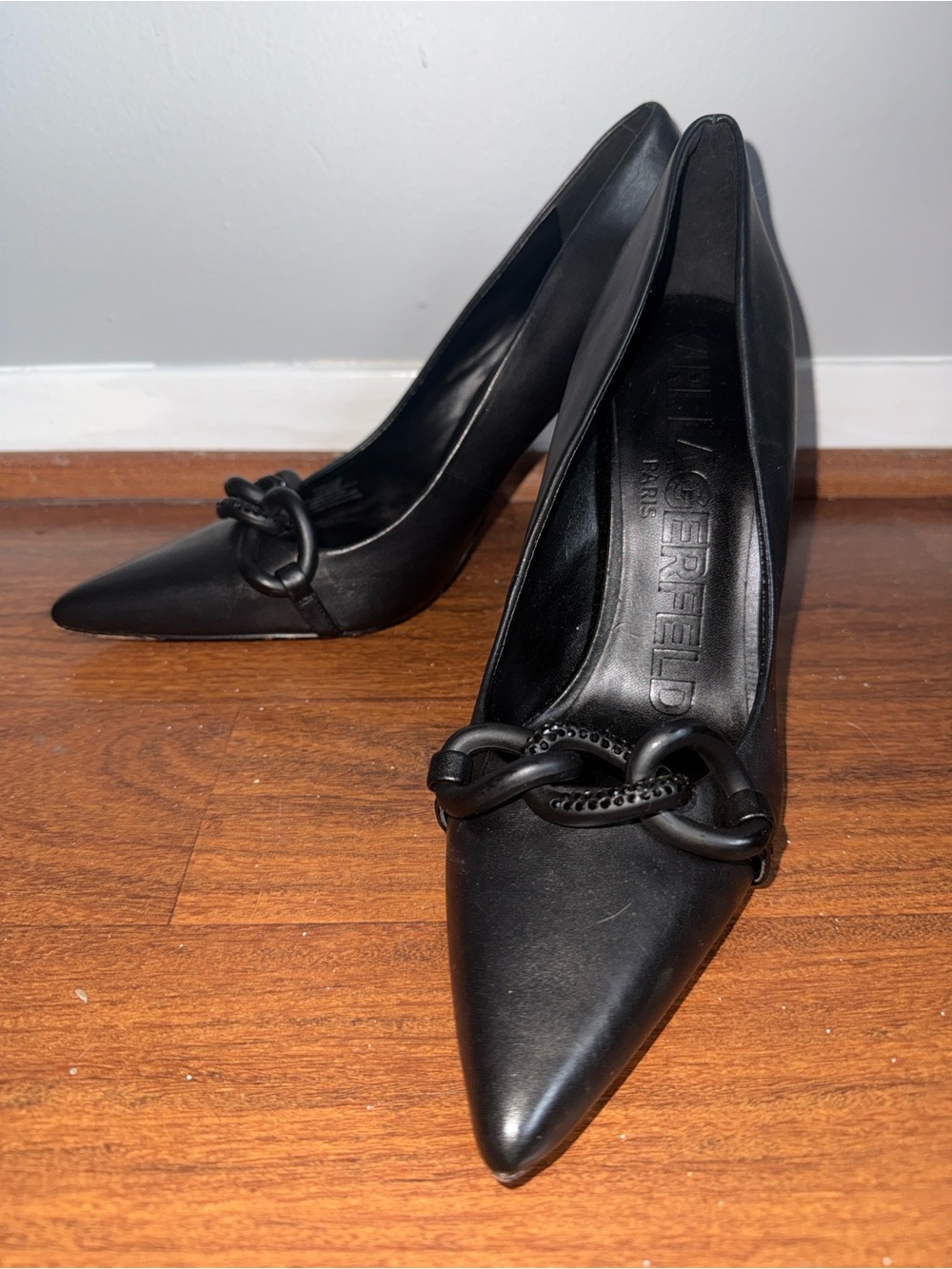 Karl Lagerfeld Black Pointed Toe Pump with Chain Detail